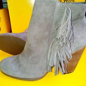 VC-HAYZEE Vince Camuto Gray suede booties womens 8m